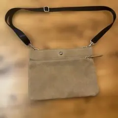 【新品】GLOBAL WORK サコッシュ　バック　ベージュのサムネイル