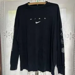 NIKE 長袖カットソー ブラック 刺繍　プルオーバー　虎　XSサイズのサムネイル