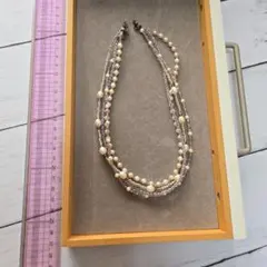 多層パールと紫ビーズのネックレス