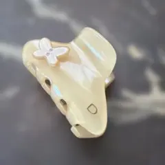 DEVISAGE BIBI ジャンク品　ヘアクリップ　ベージュ　バタフライのサムネイル