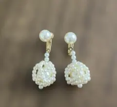 アイボリーパールボールデザイン　イヤリング