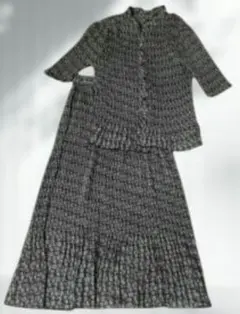 最終価格　花柄プリーツスカートセットアップ　ブラック　ホワイト　フリー　美品