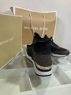 新品未使用 MICHAEL KORS 23cm 箱・袋付 正規品のサムネイル