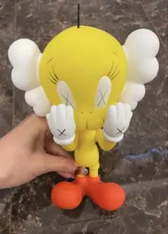 フィギュア カウズ KAWS Tweety Bird トゥイティー 22cm