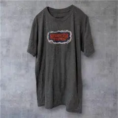 ストレンジャーシングス プリントTシャツ クルーネック グレー メンズ 半袖のサムネイル