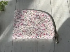 ✴︎小花柄/ピンク✴︎Ｌ字型ファスナーポーチ