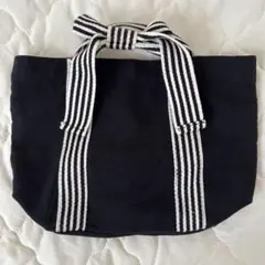 黒のストライプハンドルトートバッグ