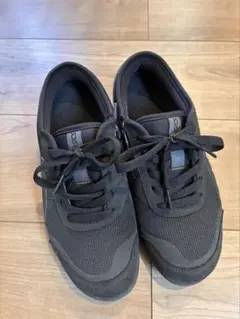 ASICS スニーカー ブラックのサムネイル