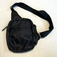 UNIQLO ブラック ショルダーバッグ