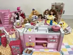 リカちゃん　まとめ売り　 ◦人形5体 ◦ 家◦冷蔵庫◦自動車◦電動自転車ほか
