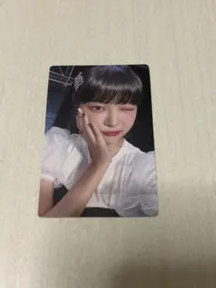 ウンチェ　トレカ　lesserafim fearless