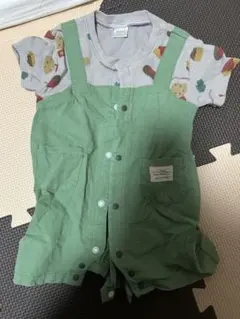 緑色スリーブ付きオーバーオール