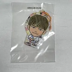 NAOTO 背景あり　クリアチャーム