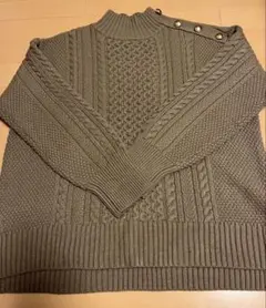 GU ☆試着のみボタン付きタートルネックニット