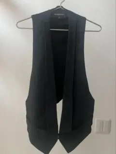 ANNDEMEULEMEESTERゴールド ノースリーブベスト - メルカリ