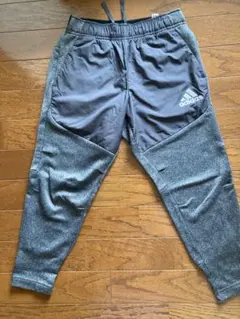 adidas ロングパンツ グレー スポーツウェアのサムネイル
