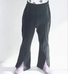 ペアマノン スリット ストレッチ フレアパンツのサムネイル