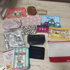 ポーチ まとめ売り サンリオ ディズニー ADDICTION 15点のサムネイル