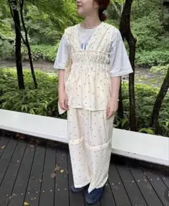 ANDREA & Co. フリルジャガードベスト パンツ アイボリー - メルカリ