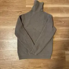 ベージュ タートルネックセーター Sサイズ