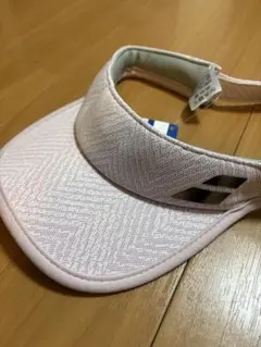 値下げ☆新品タグ付☆ バボラ　バイザー　薄ピンクのサムネイル