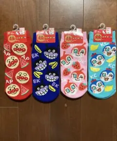 靴下　アンパンマンキャラクターソックス　4足セット　23ー25 新品