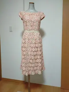 TOCCA 花柄レース刺繍　ひざ丈ワンピース