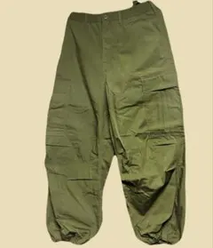 オリーブグリーン カーゴパンツ