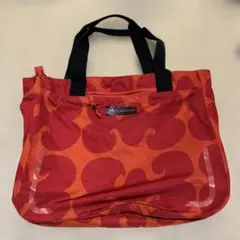 アディダス　ナイロンショルダーバッグ　マリメッコ　赤