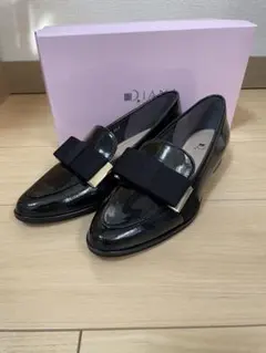 DIANA ブラックリボン付きローファー