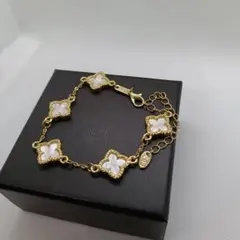 新品✨　ブレスレット　四つ葉　クローバー　ゴールド　ホワイト