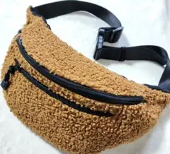 ブラウンファー ボディバッグ