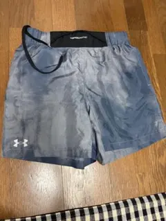 Under Armour グレー ハーフパンツ