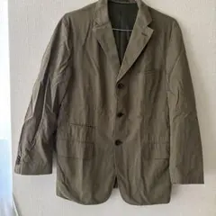 オリーブ色 テーラードジャケット フロントポケット付き
