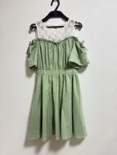 Lovetoxic グリーンオフショルダーワンピースSサイズ140㎝