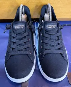 新品スケッチャーズボブスDヴァイン黒スニーカー洗濯機可能ハンズフリー23.5