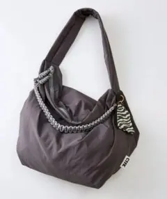 Item thumbnail for item d46a32e0-7b50-4836-bc55-44f9106f39fb