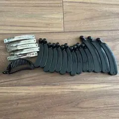 黒いヘアクリップセット 16個
