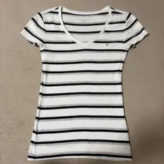 TOMMY HILFIGER ストライプ Vネック Tシャツ
