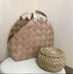 クラフト収納カゴバッグ【大】＆蓋付きカゴ(材質不明、畳の匂いします)デパート購入