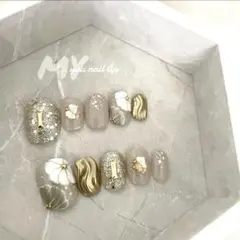 【No.72】フラワーデザイン　成人式　オフホワイト　ミラー　ネイルチップ