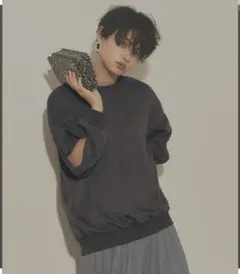 美品 titivate 袖スリット開きスウェット ティティベイトのサムネイル