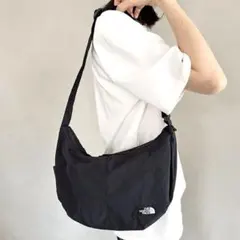 ザノースフェイス 三日月形 アーバン ビッグショルダーバッグ サンドシェル