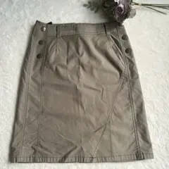 INDIVI カーキ タイトスカート メタルボタン付き