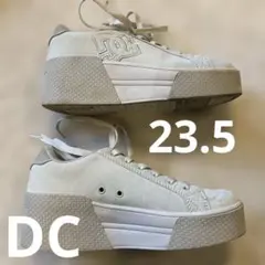 Item thumbnail for item 19a385bd-89b1-4e40-9fff-272765c51a08