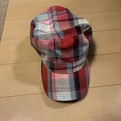 レッド系チェックキャップ