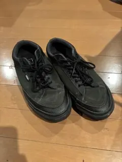 calee vansコラボスニーカーのサムネイル