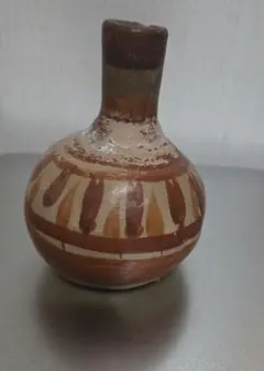 手描き陶器瓶 茶色と白の模様