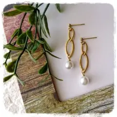 チェーンパーツとパールのピアス/イヤリング