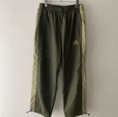 【激レア】adidasのトラックパンツ